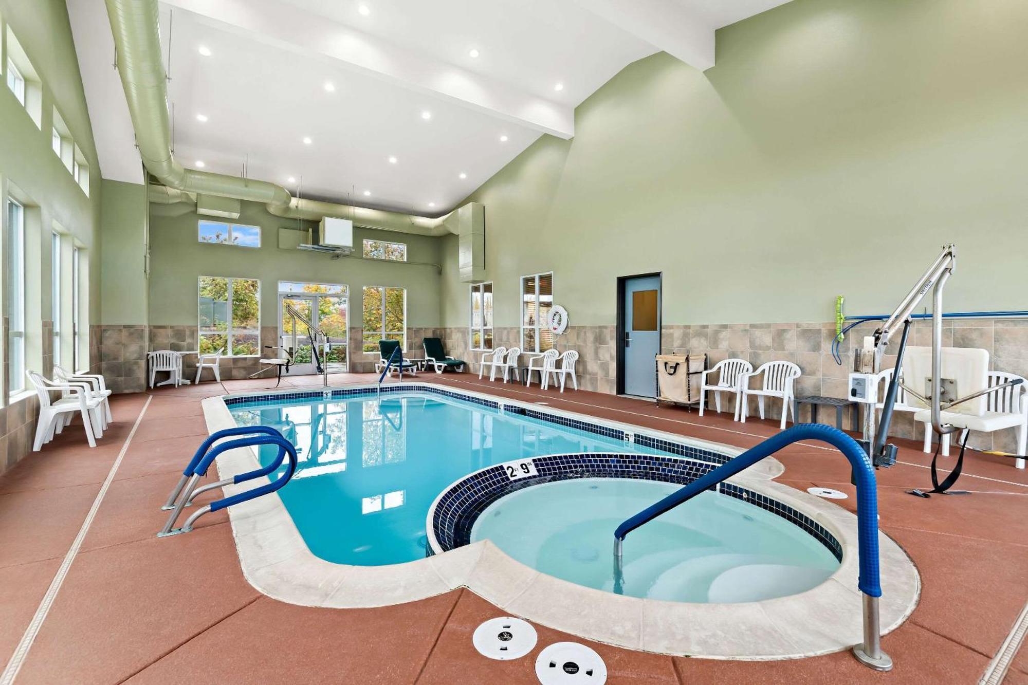 Comfort Inn & Suites Creswell Exterior foto