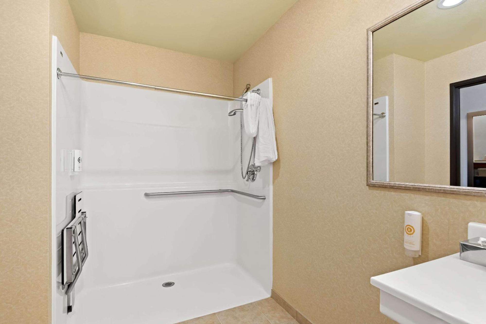Comfort Inn & Suites Creswell Exterior foto